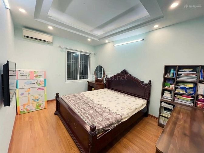 Bán nhà Phùng Chí Kiên Cầu Giấy 60m 5 tầng mặt tiền 3.5m. Ô tô đỗ cửa