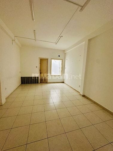Cho thuê nhà mặt tiền đường Hoa Lan KDTD
