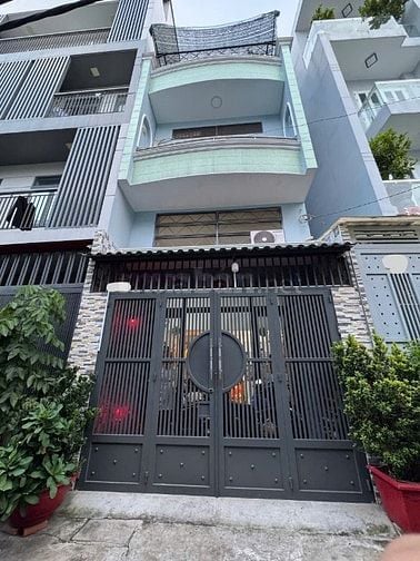 Bán gấp nhà HXH Lạc Long Quân Quận 11, giá tốt chỉ 6.99ty