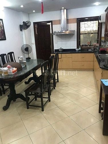 Cho thuê mặt bằng tầng 1 diện tích 70m2 ngõ oto tại Nguyễn Thị Định