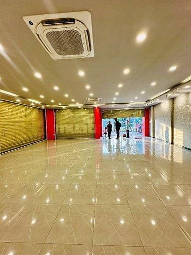 Cho thuê căn góc 2MT 236 Điện Biên Phủ KDTD