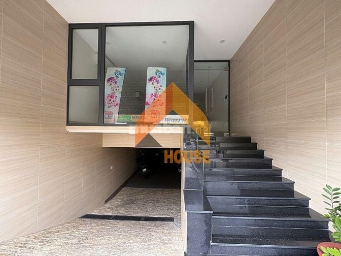 SÀN VĂN PHÒNG TRỐNG SUỐT MỚI TINH Ở AN KHÁNH Q2 ĐẸP ĐỈNH 