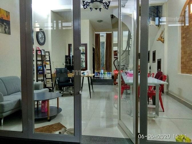 Cho thuê nhà HXH Võ Oanh nhà đang sơn sửa mới