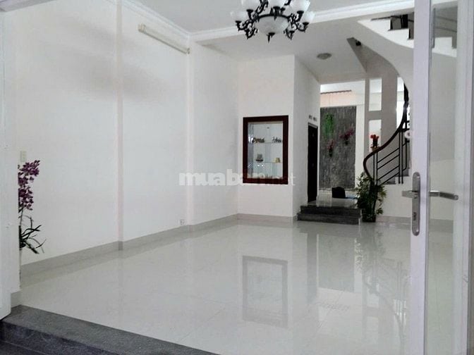 Cho thuê nhà HXH Võ Oanh nhà đang sơn sửa mới