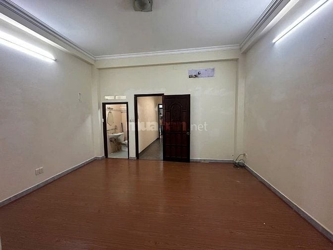Cho thuê nhà HXH Võ Oanh nhà đang sơn sửa mới
