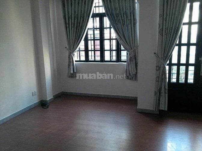 Cho thuê nhà HXH Võ Oanh nhà đang sơn sửa mới