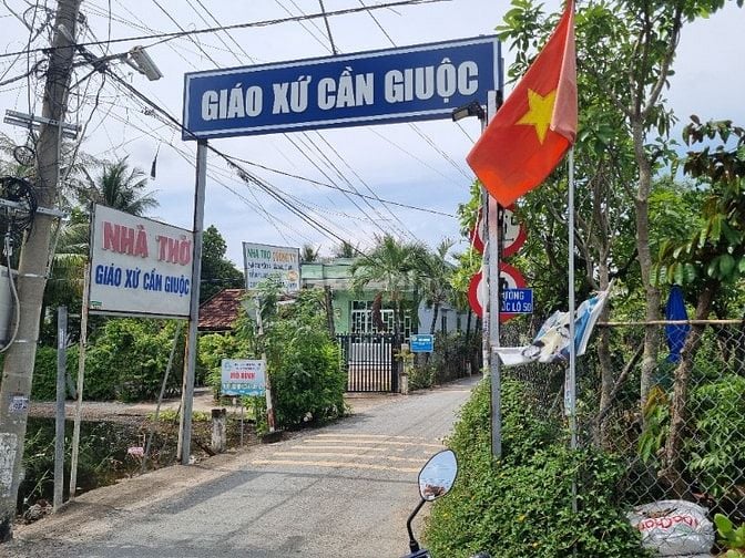 Cần tiền bán gấp lô đất vườn thị trấn cần giuộc 