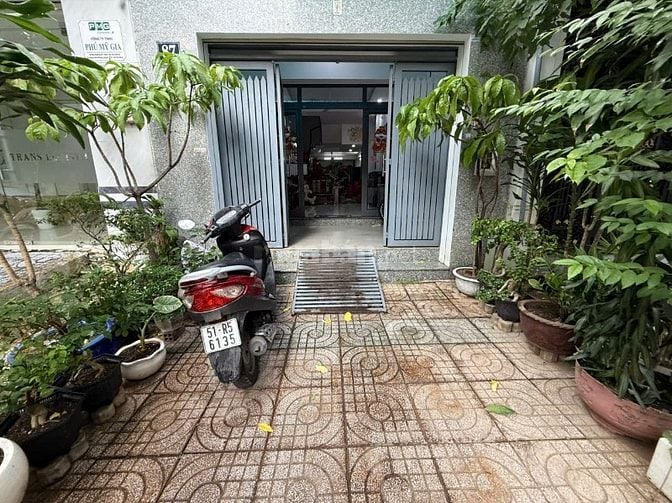 Bán nhà đường số 30, P.Tân Phong, Quận 7 