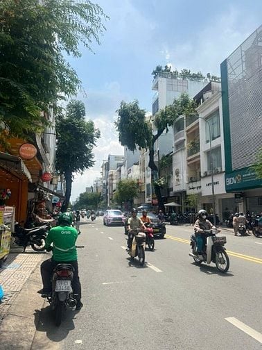 Cần cho thuê mặt bằng kinh doanh, vị trí rất đẹp mặt tiền Võ Văn Tần