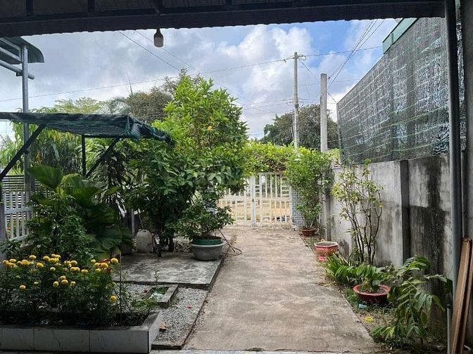 Căn Nhà Mặt Tiền Trung Tâm LaGi 336m2 Giá Cực Tốt Ra Biển 15 Phút