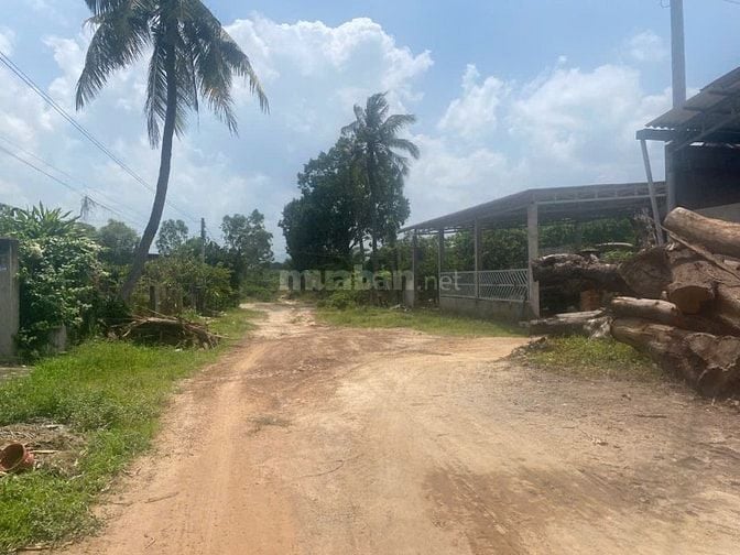 Căn Nhà Mặt Tiền Trung Tâm LaGi 336m2 Giá Cực Tốt Ra Biển 15 Phút
