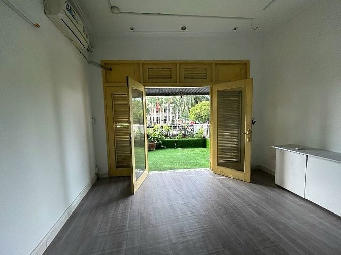 Cho thuê nhà mặt tiền Hoàng Văn Thụ gần sân bay KDTD