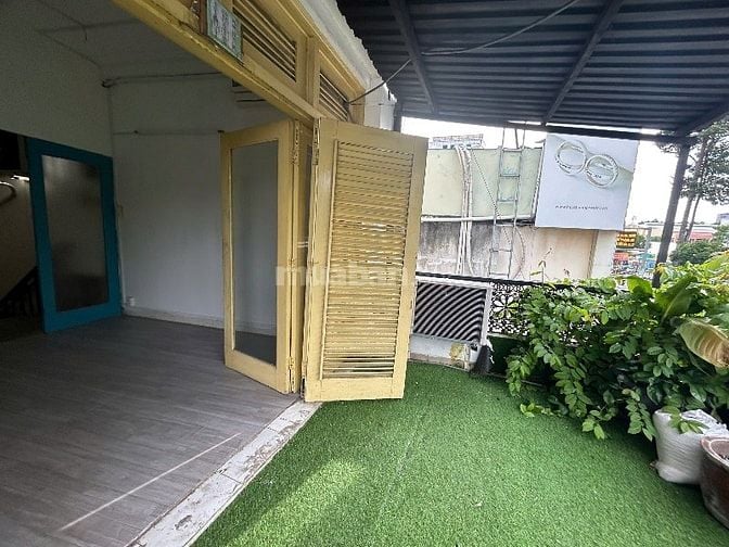 Cho thuê nhà mặt tiền Hoàng Văn Thụ gần sân bay KDTD