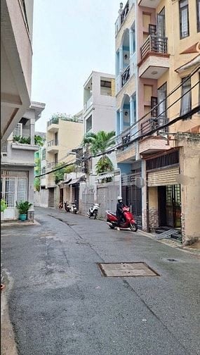 Góc Cô Bắc-Cô Giang,4Tầng,5PN,Khu Vực An Ninh, Sạch Sẻ,Cho Thuê Tốt