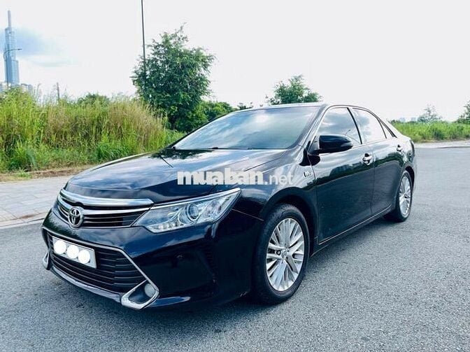 Chính chủ bán Toyota Camry 2.5Q - Form mới