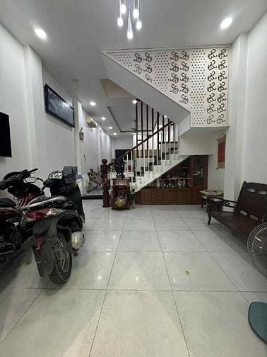 NHÀ 4 TẦNG KIÊN CỐ – HẺM XE HƠI GẦN MẶT TIỀN BÀ HOM – Q6