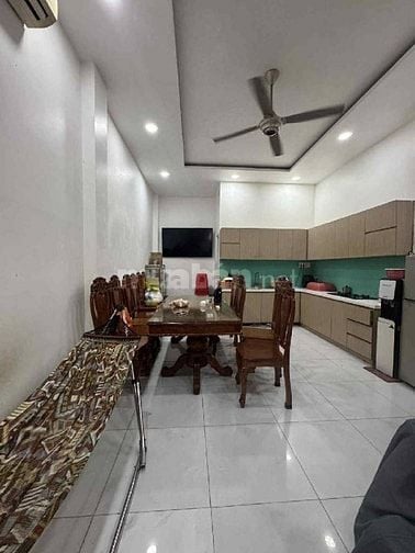 NHÀ 4 TẦNG KIÊN CỐ – HẺM XE HƠI GẦN MẶT TIỀN BÀ HOM – Q6