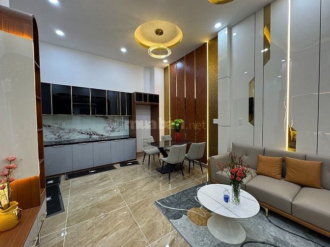 3lầu, full nội thất cao cấp, xách vali vào ở, Khu Thời Trang Lê Văn ỹ 