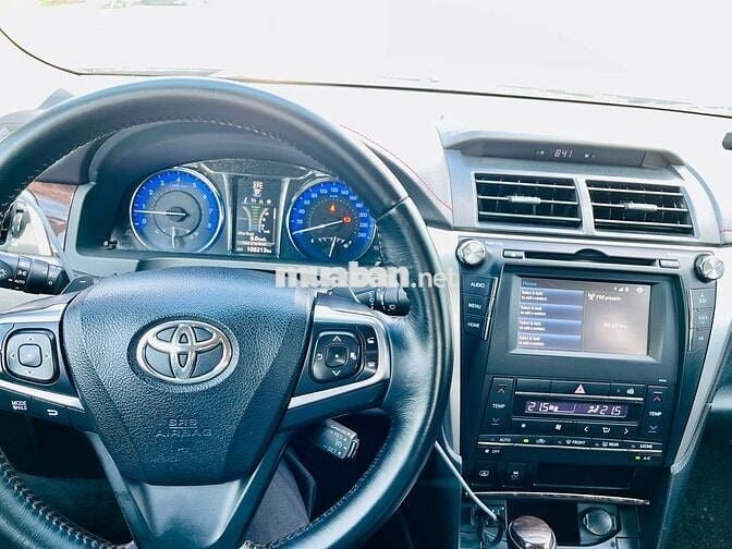 Chính chủ bán Toyota Camry 2.5Q - Form mới