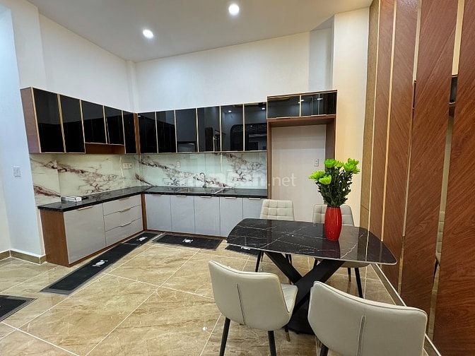 3lầu, full nội thất cao cấp, xách vali vào ở, Khu Thời Trang Lê Văn ỹ 