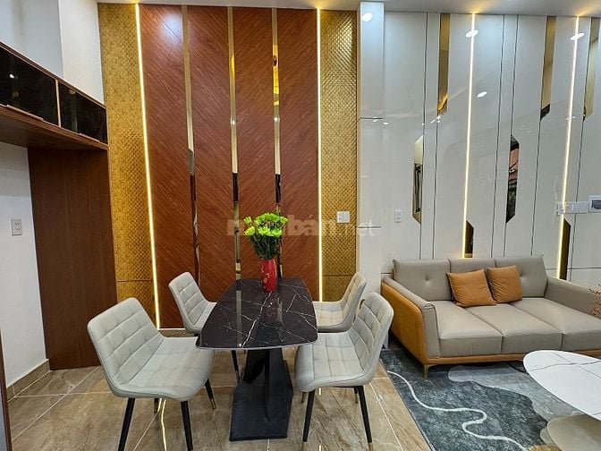 3lầu, full nội thất cao cấp, xách vali vào ở, Khu Thời Trang Lê Văn ỹ 