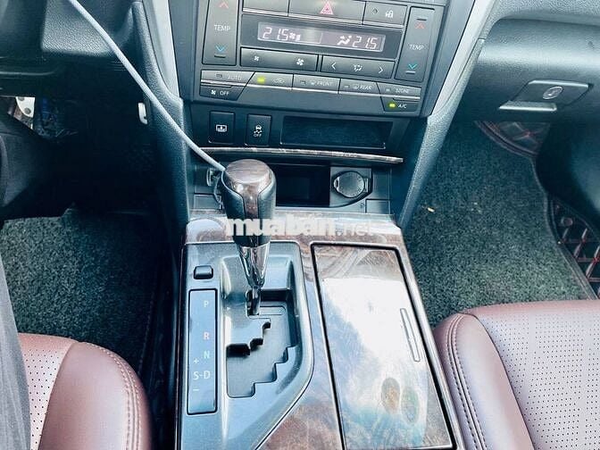 Chính chủ bán Toyota Camry 2.5Q - Form mới