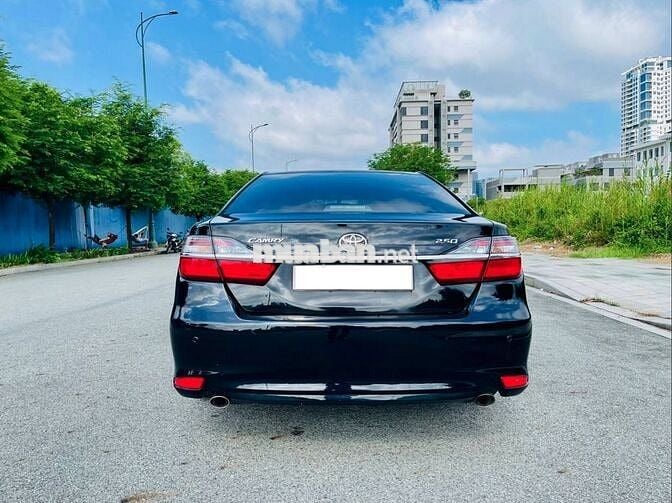 Chính chủ bán Toyota Camry 2.5Q - Form mới