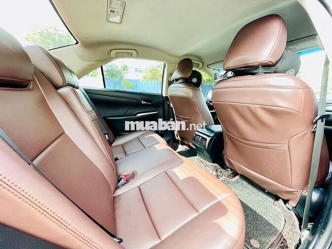 Chính chủ bán Toyota Camry 2.5Q - Form mới