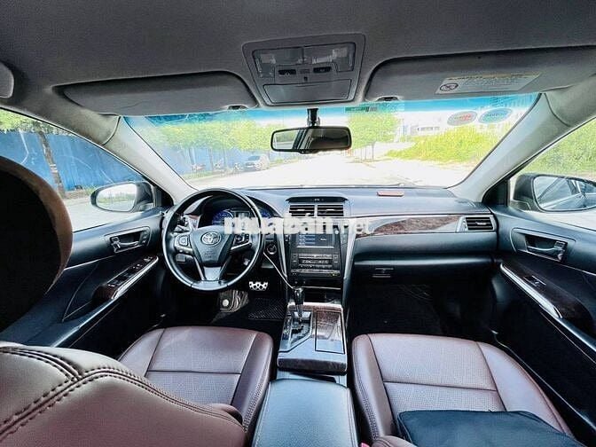 Chính chủ bán Toyota Camry 2.5Q - Form mới