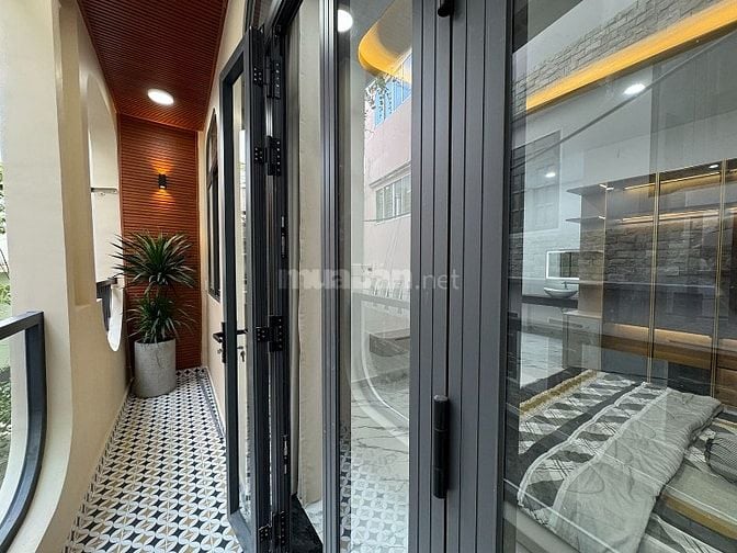 3lầu, full nội thất cao cấp, xách vali vào ở, Khu Thời Trang Lê Văn ỹ 