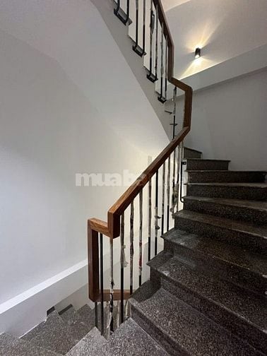 Tôi chính chủ cần bán nhà 5 tầng, địa chỉ ngõ 59/112/3 Phạm Văn Đồng