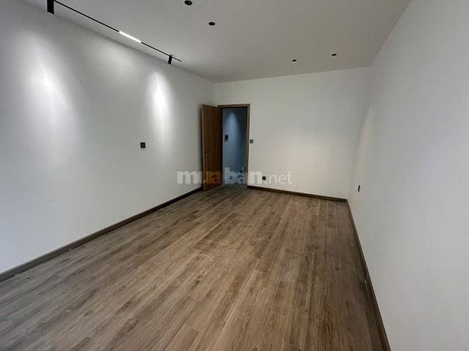 Tôi chính chủ cần bán nhà 5 tầng, địa chỉ ngõ 59/112/3 Phạm Văn Đồng