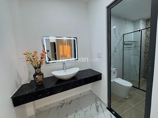 3lầu, full nội thất cao cấp, xách vali vào ở, Khu Thời Trang Lê Văn ỹ 