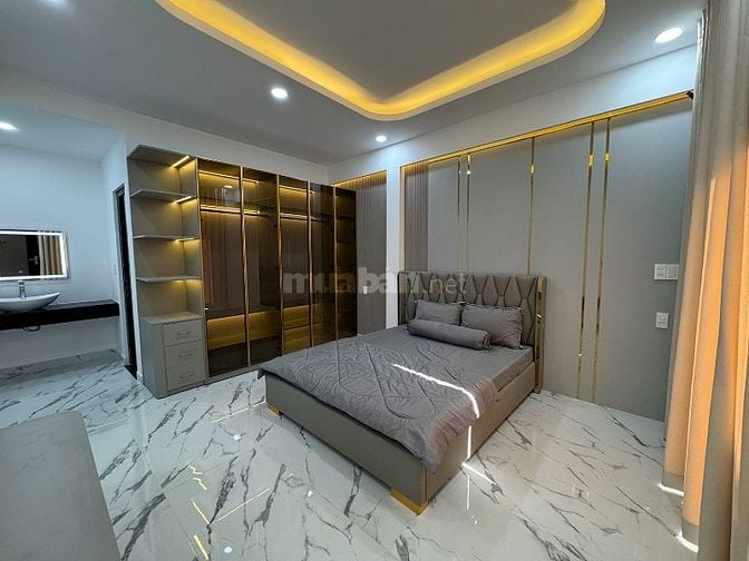 3lầu, full nội thất cao cấp, xách vali vào ở, Khu Thời Trang Lê Văn ỹ 