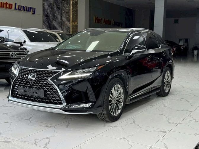 Bán Lexus RX350 màu đen. Model 2020, chạy 4 vạn Km, full lịch sử hãng.