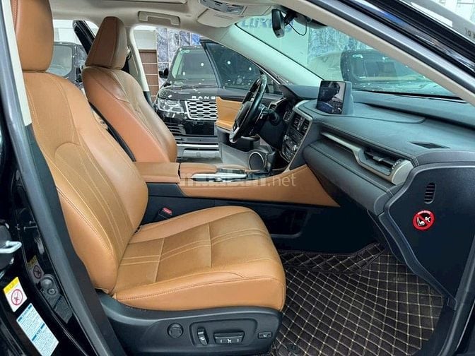 Bán Lexus RX350 màu đen. Model 2020, chạy 4 vạn Km, full lịch sử hãng.