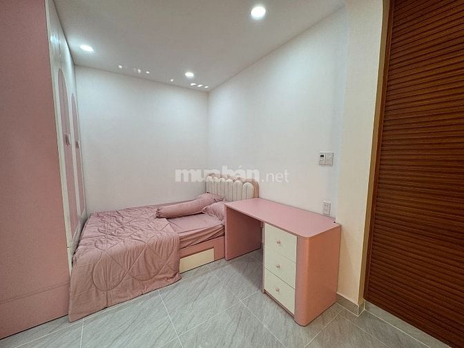 3lầu, full nội thất cao cấp, xách vali vào ở, Khu Thời Trang Lê Văn ỹ 