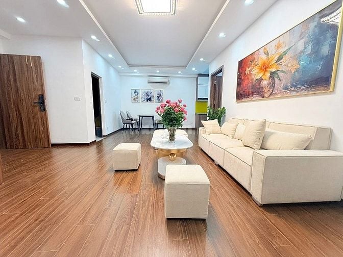 6 Tầng Thang máy DT 50 m2 MT 6 m  giá 15 Tỷ 