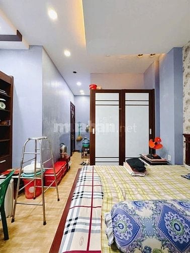 BÁN NHÀ Q4 ĐẸP XE TĂNG VÀO NHÀ MẶT TIỀN ĐƯỜNG SỐ XE TẢI 8M 5 TẤM ĐÚC B