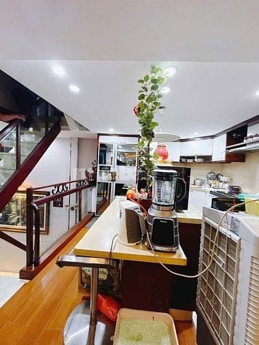 BÁN NHÀ Q4 ĐẸP XE TĂNG VÀO NHÀ MẶT TIỀN ĐƯỜNG SỐ XE TẢI 8M 5 TẤM ĐÚC B