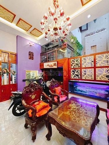 BÁN NHÀ Q4 ĐẸP XE TĂNG VÀO NHÀ MẶT TIỀN ĐƯỜNG SỐ XE TẢI 8M 5 TẤM ĐÚC B