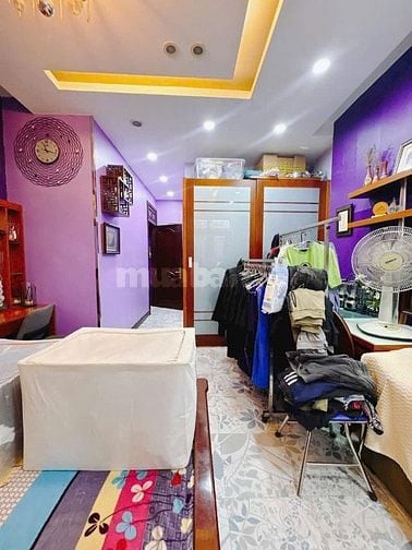 BÁN NHÀ Q4 ĐẸP XE TĂNG VÀO NHÀ MẶT TIỀN ĐƯỜNG SỐ XE TẢI 8M 5 TẤM ĐÚC B