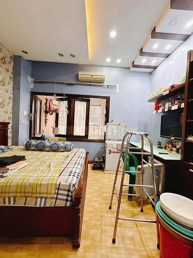 BÁN NHÀ Q4 ĐẸP XE TĂNG VÀO NHÀ MẶT TIỀN ĐƯỜNG SỐ XE TẢI 8M 5 TẤM ĐÚC B