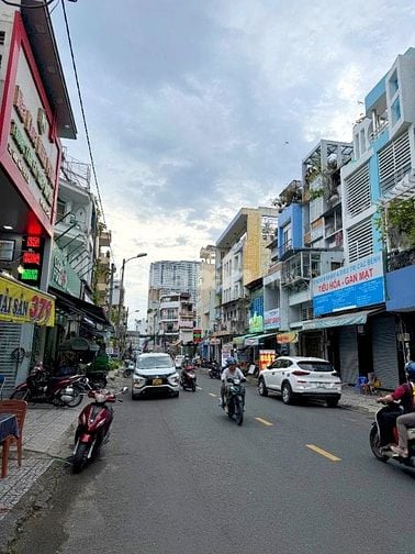 BÁN NHÀ GÓC 2 MẶT TIỀN :  462 VĨNH VIỄN - P. 8 - Q. 10 - HCM