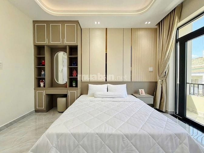 Đi nước ngoài định cư bán gấp nhà ở đường Phan Văn Trị, phường 1, Gò V