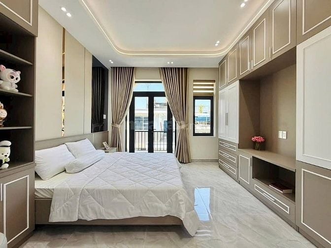 Đi nước ngoài định cư bán gấp nhà ở đường Phan Văn Trị, phường 1, Gò V