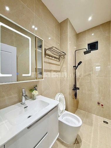 Đi nước ngoài định cư bán gấp nhà ở đường Phan Văn Trị, phường 1, Gò V