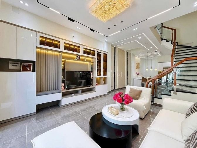 Đi nước ngoài định cư bán gấp nhà ở đường Phan Văn Trị, phường 1, Gò V