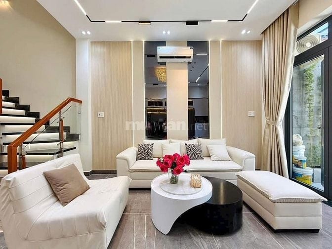 Đi nước ngoài định cư bán gấp nhà ở đường Phan Văn Trị, phường 1, Gò V