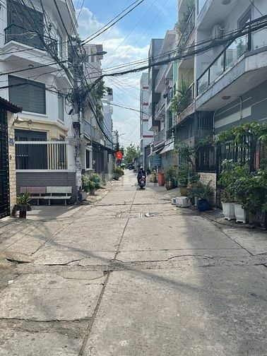Bán nhà 1 trệt 2 lầu đường Mã Lò quận Bình Tân hẻm ô tô tránh